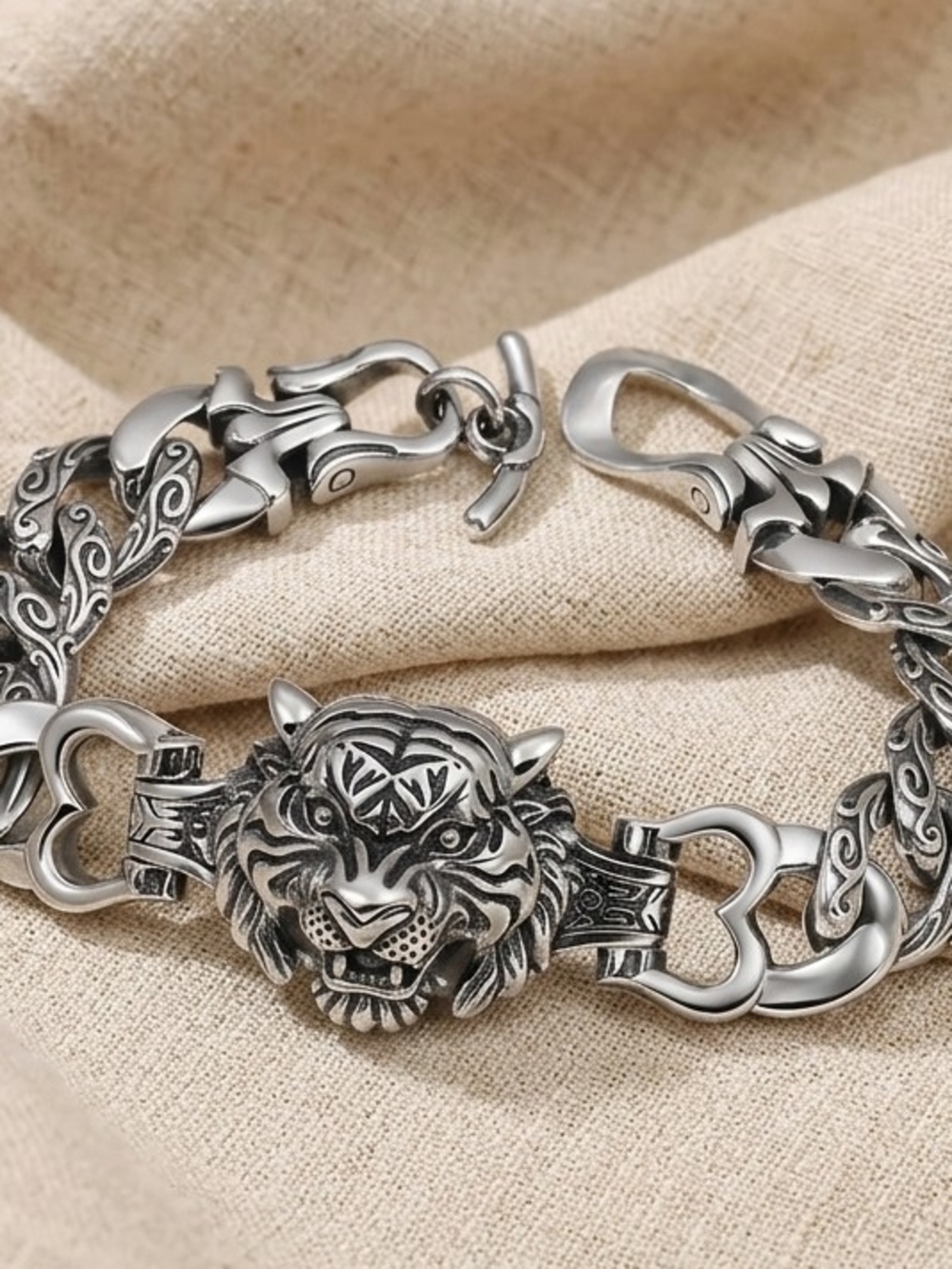 Engraved Tiger Head Silver Tone Link Bracelet 8 Inches